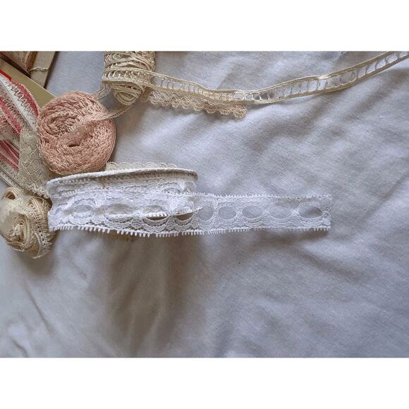 Vintage Lace/Rick Rack Lot, White/Pink/Red/Blue, Wide/Narrow - Picture 6 of 9